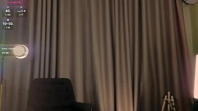 HoneyBroownie online show from April 21, 9:39 pm