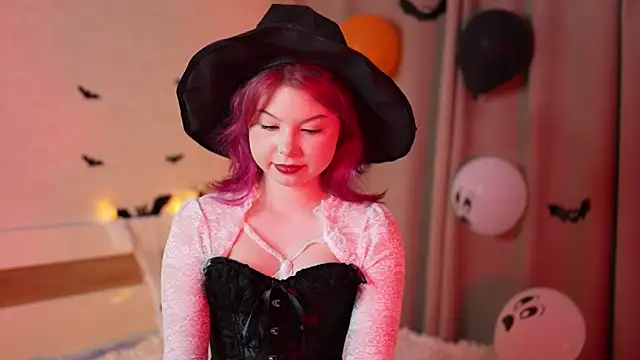 Snapshot of Stella_Vanila chatting on October 28, 12:03 am Stella Vanila online show from October 28, 12:03 am