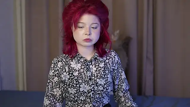 Snapshot of Stella_Vanila chatting on November 7, 12:43 am Stella Vanila online show from November 7, 12:43 am