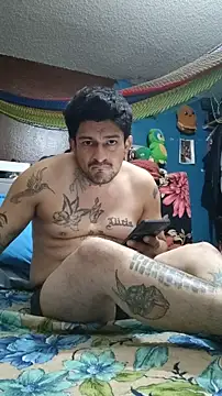 Snapshot of titolovemilfs chatting on January 8, 10:17 am titolovemilfs online show from January 8, 10:17 am