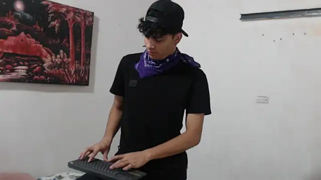 alice julls online show from October 4, 8:51 pm