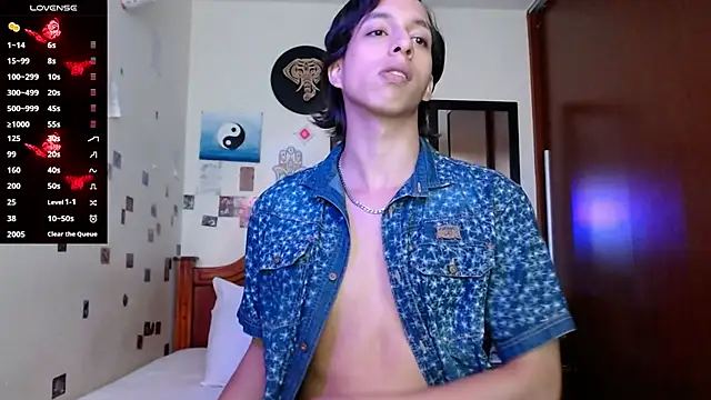 DannyPhantom555 online show from December 4, 7:00 pm