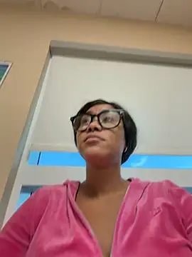 LuckyKhloe online show from October 4, 11:19 am