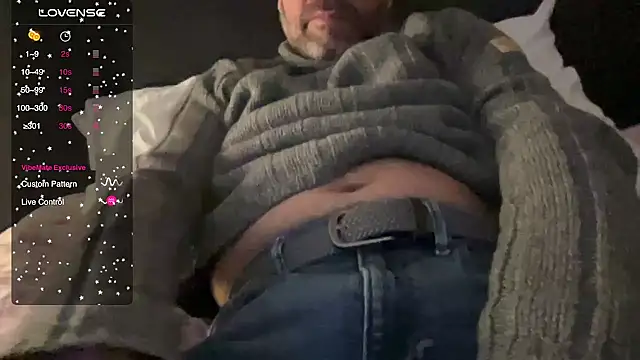 Snapshot of Hotdaddy4u136 chatting on November 1, 3:58 pm Hotdaddy4u136 online show from November 1, 3:58 pm