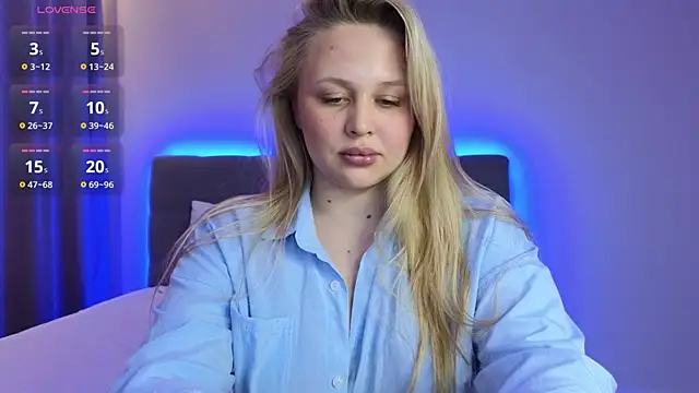 Estella Elwood online show from October 6, 4:15 pm