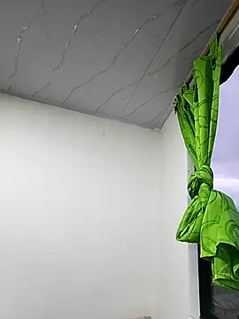 delaylacruz online show from December 4, 10:57 am