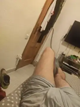 Snapshot of gigolobcn chatting on October 19, 5:19 am gigolobcn online show from October 19, 5:19 am