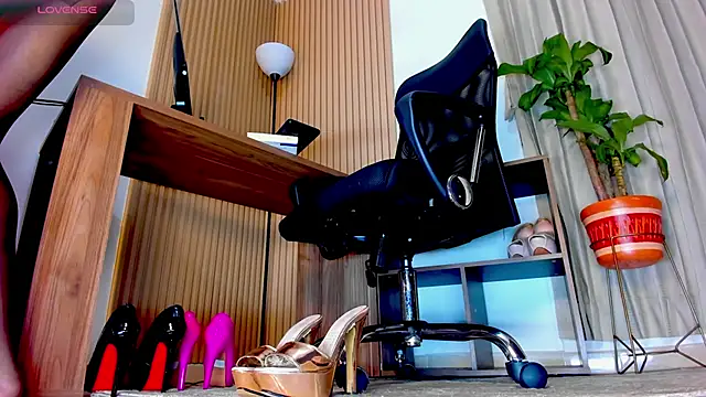 Anastacia lestrange online show from October 17, 10:29 am