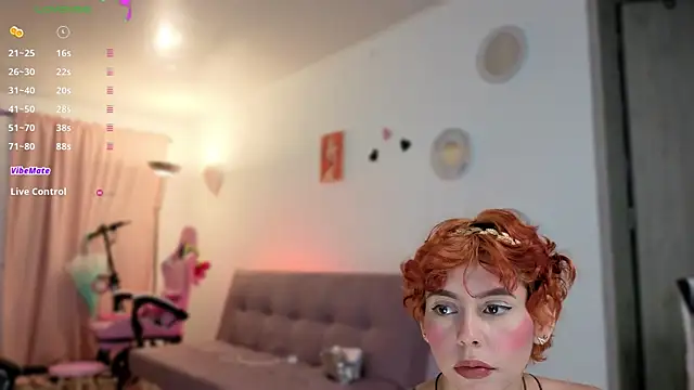 Snapshot of colette_e chatting on November 30, 12:14 am colette e online show from November 30, 12:14 am