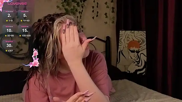 Snapshot of IrisSoCute chatting on November 11, 7:19 am IrisSoCute online show from November 11, 7:19 am