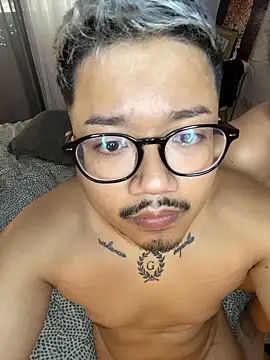 Snapshot of Wild2XXX chatting on November 1, 9:55 am Wild2XXX online show from November 1, 9:55 am