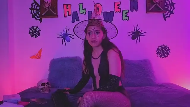 Snapshot of Lolarosesxs chatting on October 23, 4:23 am Lolarosesxs online show from October 23, 4:23 am