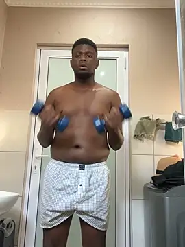 Snapshot of Dynamite_cums_in_size_2 chatting on November 28, 3:25 pm Dynamite cums in size 2 online show from November 28, 3:25 pm