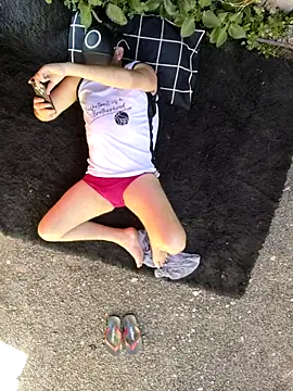 Snapshot of bad_wolf28 chatting on October 24, 10:33 am bad wolf28 online show from October 24, 10:33 am