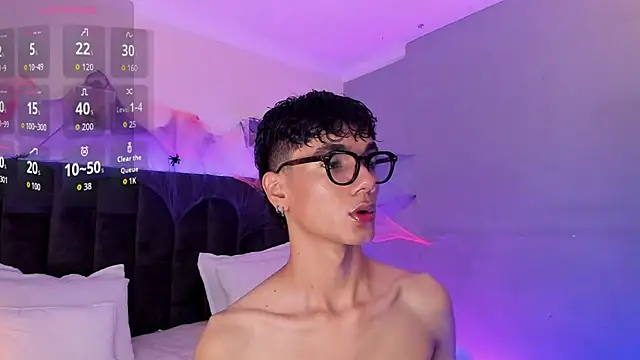 Snapshot of Phillicious__ chatting on October 24, 9:55 pm Phillicious online show from October 24, 9:55 pm