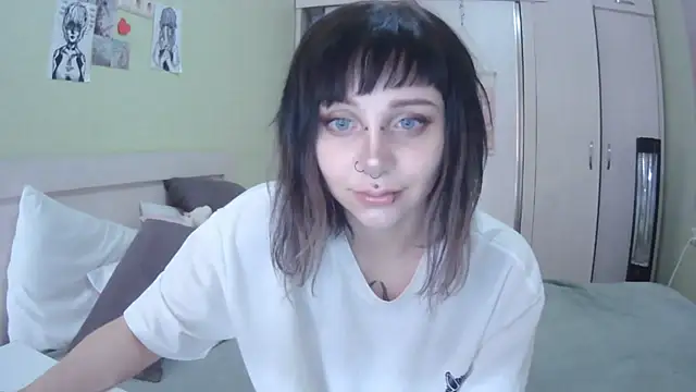 Snapshot of SineKiraReal chatting on September 25, 10:41 am SineKiraReal online show from September 25, 10:41 am