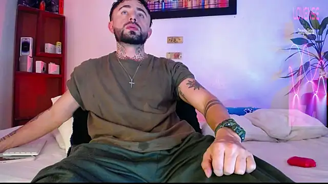 Edwardjonnes online show from April 8, 3:17 am