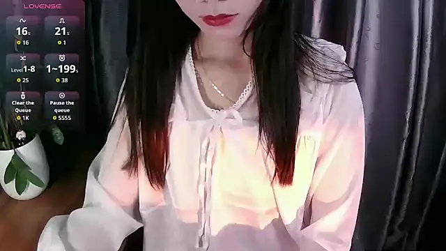 Snapshot of Mai_aug chatting on November 14, 3:44 pm Mai aug online show from November 14, 3:44 pm