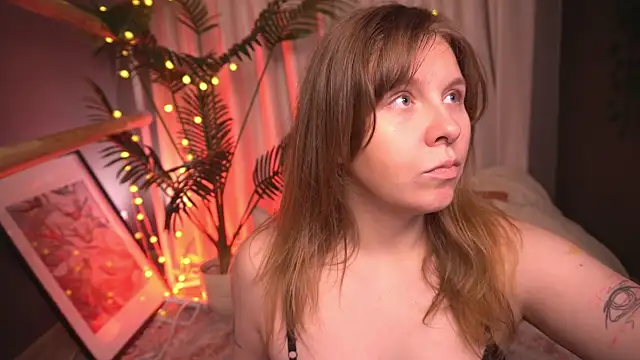 Snapshot of Sense_Of_Rosemary chatting on November 18, 7:24 am Sense Of Rosemary online show from November 18, 7:24 am