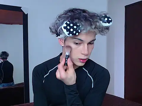 john vichenso online show from November 10, 8:52 pm