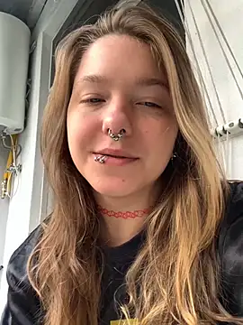 Snapshot of VesnaCrystal chatting on September 28, 2:11 pm VesnaCrystal online show from September 28, 2:11 pm