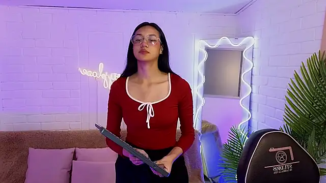 artemiss tay online show from September 19, 7:14 pm