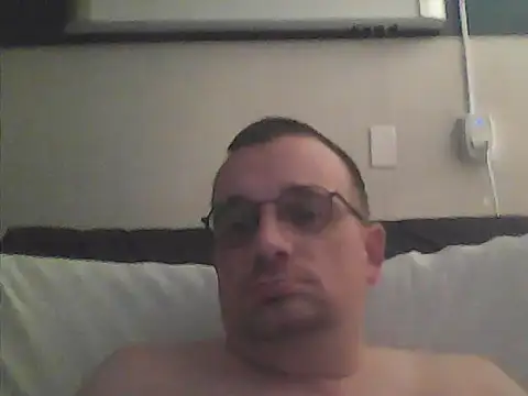 Snapshot of sweetgguyny chatting on October 30, 2:02 am sweetgguyny online show from October 30, 2:02 am
