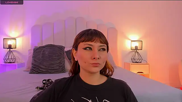 Snapshot of raven_black_ chatting on November 21, 12:48 pm raven black online show from November 21, 12:48 pm