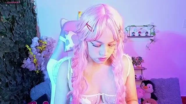 Snapshot of Eymmy_24 chatting on February 15, 2:30 am Eymmy 24 online show from February 15, 2:30 am