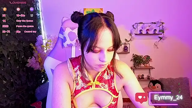 Snapshot of Eymmy_24 chatting on February 18, 1:56 am Eymmy 24 online show from February 18, 1:56 am