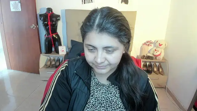 TifanyAmazinng online show from January 19, 1:15 pm