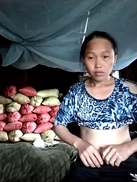 Snapshot of PhamPm70 chatting on November 7, 12:32 am PhamPm70 online show from November 7, 12:32 am