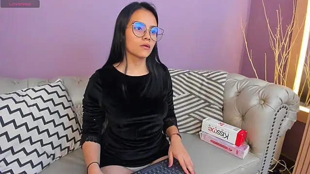 Snapshot of ariannaliss chatting on October 4, 3:15 am ariannaliss online show from October 4, 3:15 am
