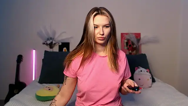 Snapshot of EileenKenner chatting on December 5, 5:31 pm EileenKenner online show from December 5, 5:31 pm