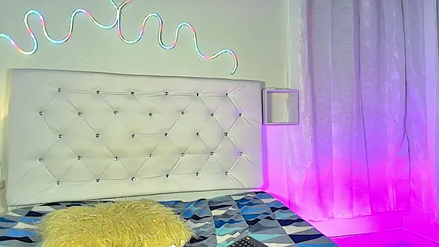 tatixxxvega online show from September 19, 1:34 pm