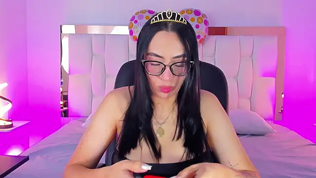 Camille Juicy online show from September 17, 1:02 pm