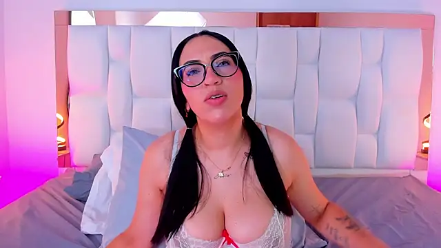 Camille Juicy online show from October 3, 12:46 pm