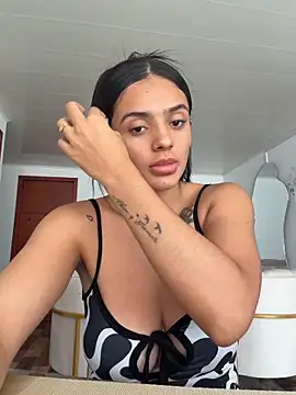 AnaaFaith  online show from April 18, 5:39 pm