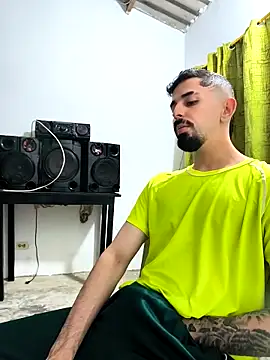 giannis090 online show from October 19, 12:33 am