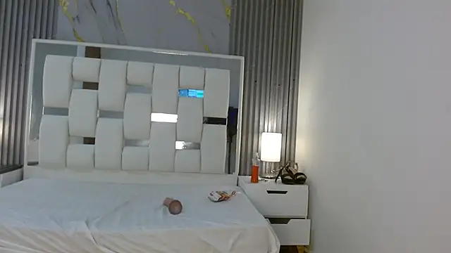 VanessaHard as online show from September 19, 7:25 pm