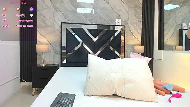 VanessaHard as online show from April 18, 8:09 pm