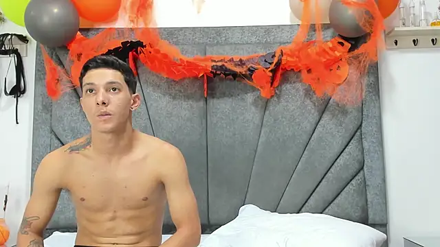 ZafiroAndFlynn online show from October 26, 8:48 pm