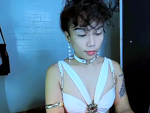 Snapshot of YourNikkieXxx chatting on October 15, 10:32 pm YourNikkieXxx online show from October 15, 10:32 pm