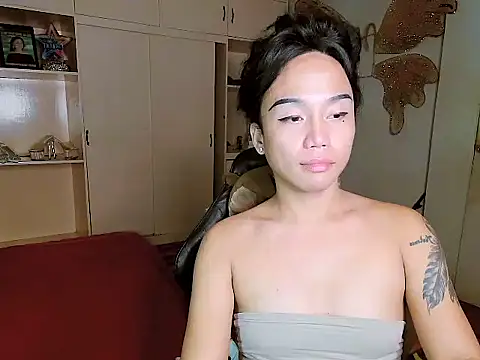 Snapshot of YourNikkieXxx chatting on October 28, 5:04 pm YourNikkieXxx online show from October 28, 5:04 pm