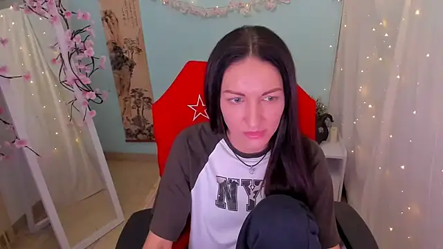 Aurora Loveu online show from April 6, 11:27 pm