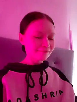 Snapshot of DragonFoxie chatting on November 14, 4:38 pm DragonFoxie online show from November 14, 4:38 pm