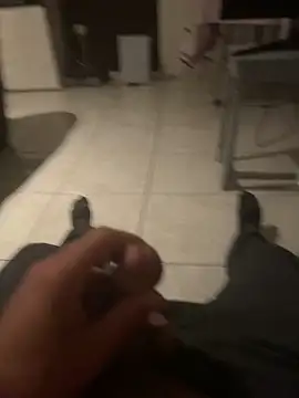 Snapshot of geilheit12 chatting on October 11, 1:05 am geilheit12 online show from October 11, 1:05 am