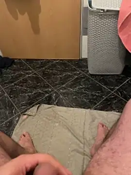 Snapshot of geilheit12 chatting on November 6, 4:19 pm geilheit12 online show from November 6, 4:19 pm