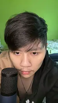 Snapshot of Kingpowerlittel chatting on December 15, 11:47 am Kingpowerlittel online show from December 15, 11:47 am