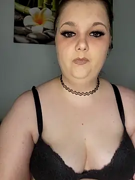 LioEstxh online show from May 3, 2:45 pm